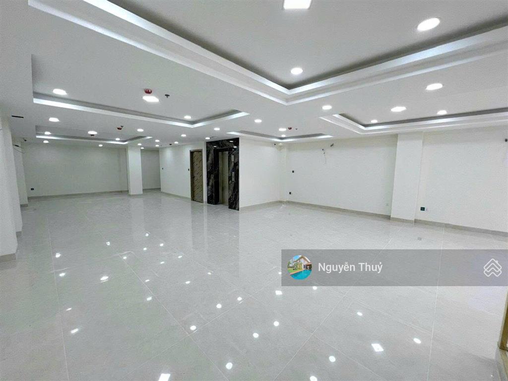 Cho thuê tòa văn phòng khu an phú dt 950m²  thang máy giá 100 triệu