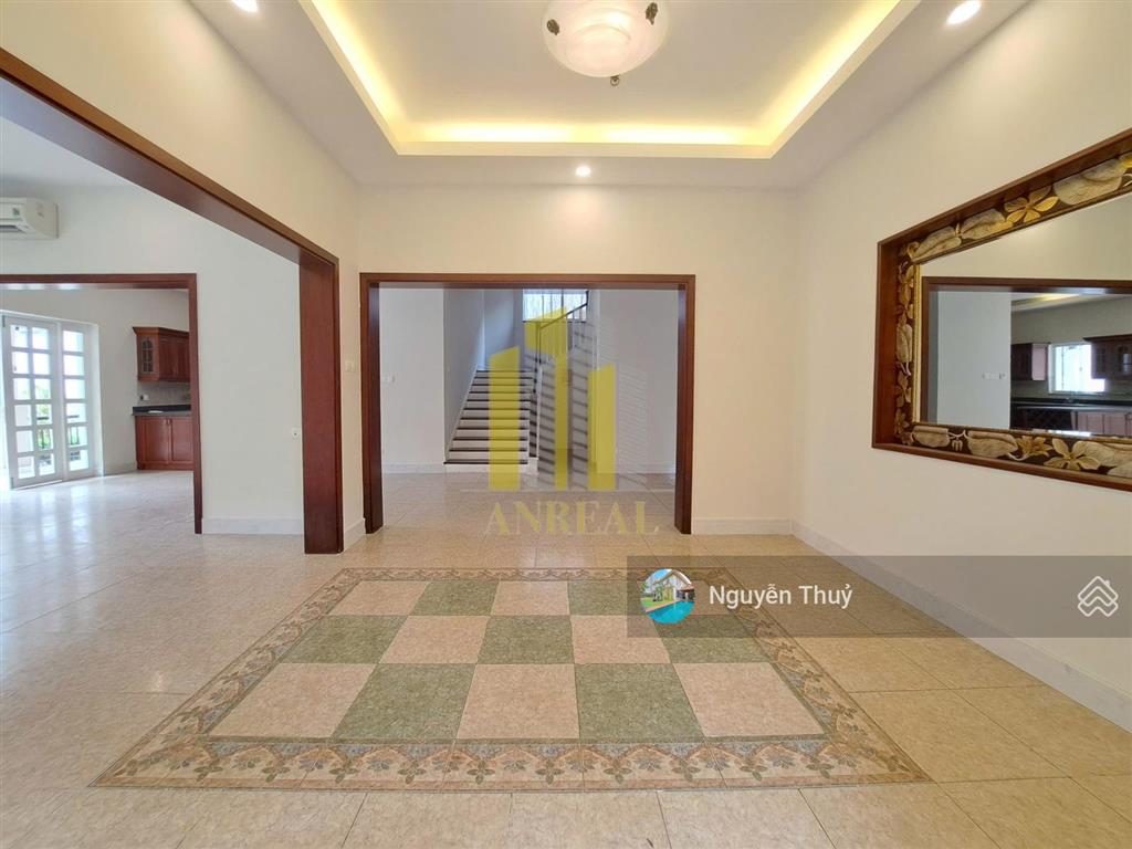 Cho thuê biệt thự trần não hiện đại  sân vườn hồ bơi giá 120 triệu