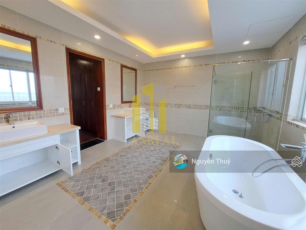 Cho thuê biệt thự trần não hiện đại  sân vườn hồ bơi giá 120 triệu