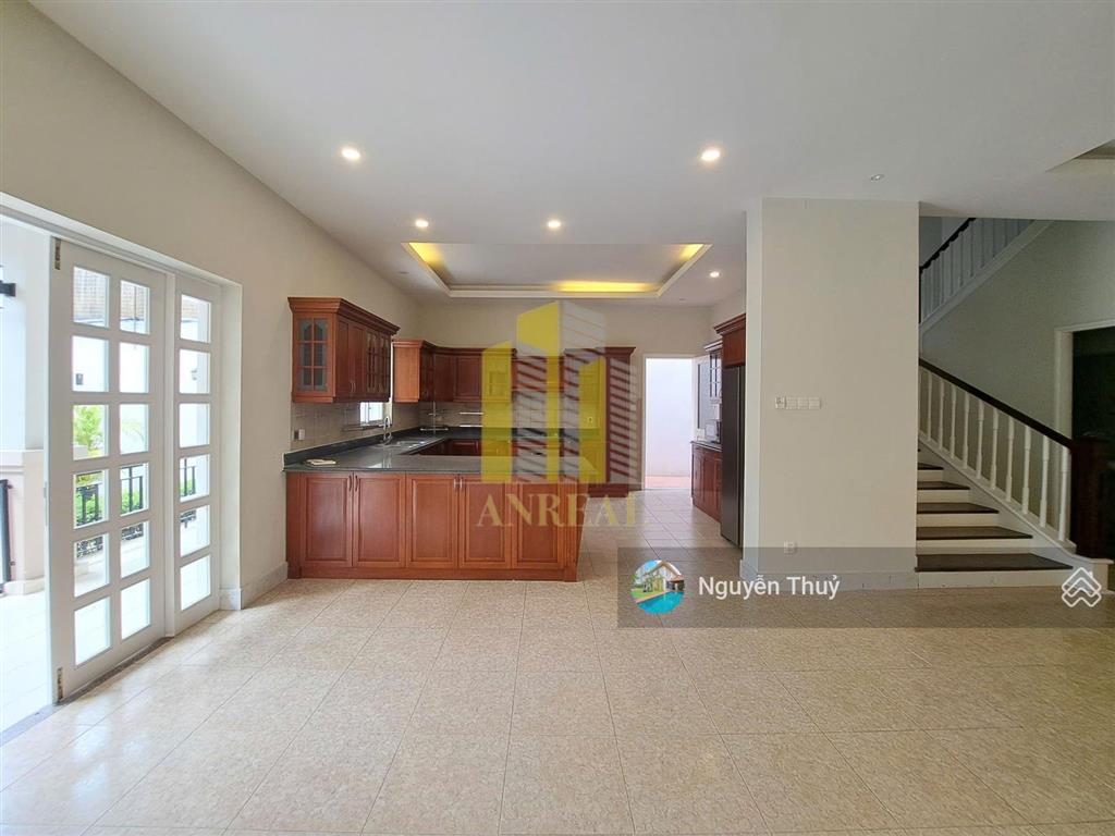 Cho thuê biệt thự trần não hiện đại  sân vườn hồ bơi giá 120 triệu