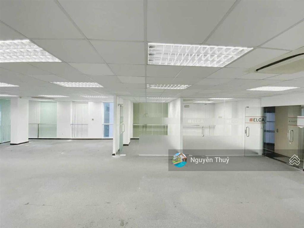 Tòa văn phòng mặt tiền lương định của sàn trống giá 100 triệu