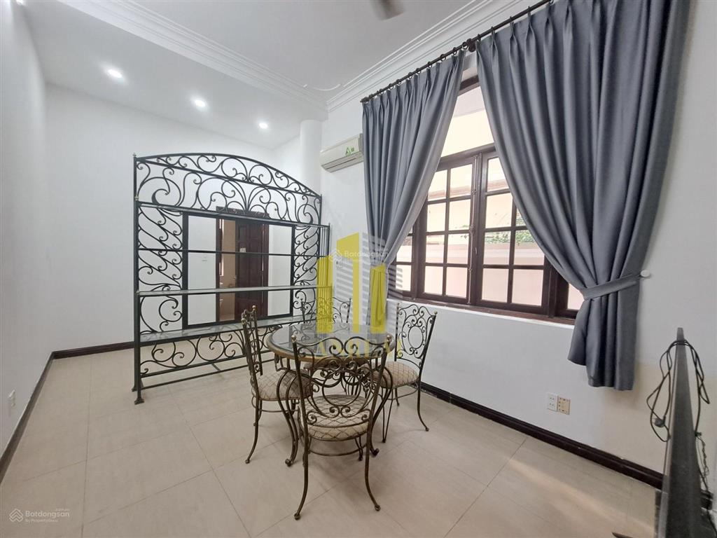 Biệt thự căn góc đầy đủ nội thất 6 phòng giá 45 triệu