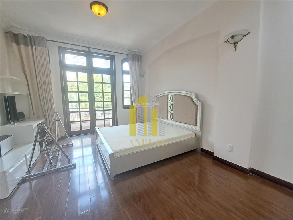 Biệt thự căn góc đầy đủ nội thất 6 phòng giá 45 triệu