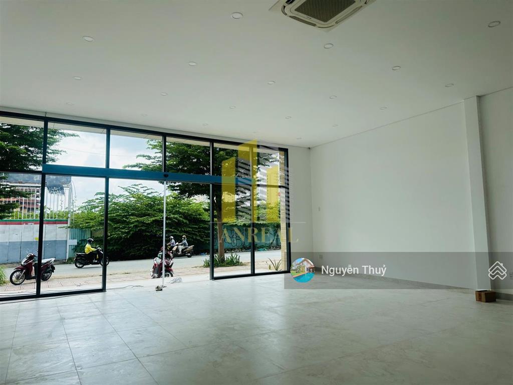 Cho thuê mặt bằng 10x25m  hiện đại giá 75 triệu  gần lương định của