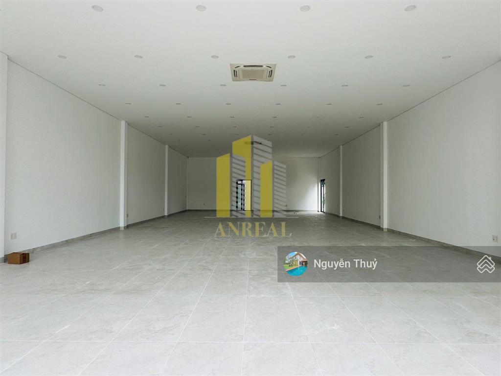 Cho thuê mặt bằng 10x25m  hiện đại giá 75 triệu  gần lương định của