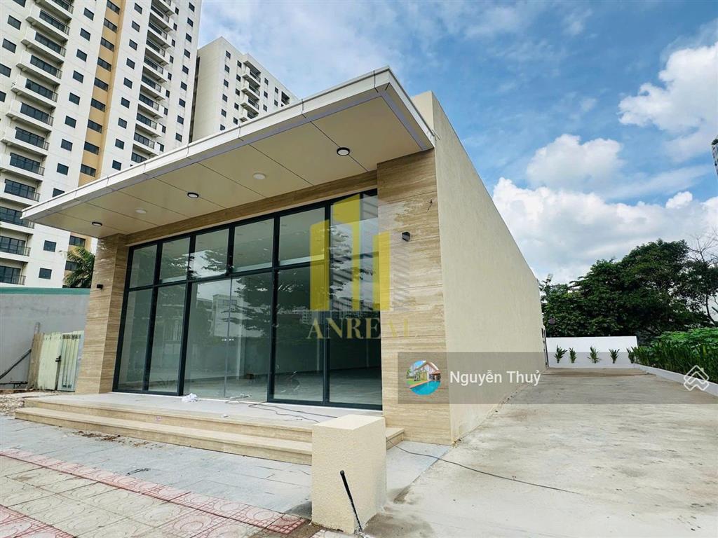 Cho thuê mặt bằng 10x25m  hiện đại giá 75 triệu  gần lương định của