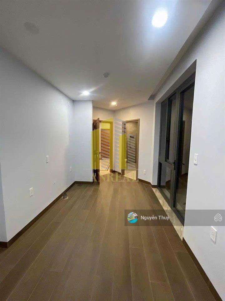 Cho thuê tòa nhà 5 lầu 11 phòng 12wc khu đảo kim cương