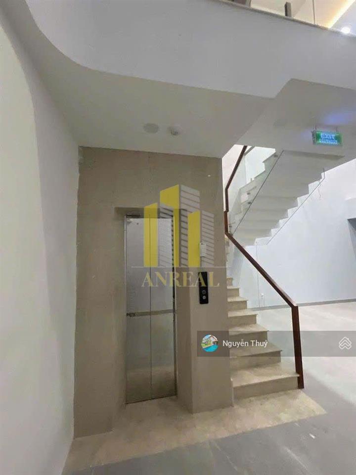 Cho thuê tòa nhà 5 lầu 11 phòng 12wc khu đảo kim cương