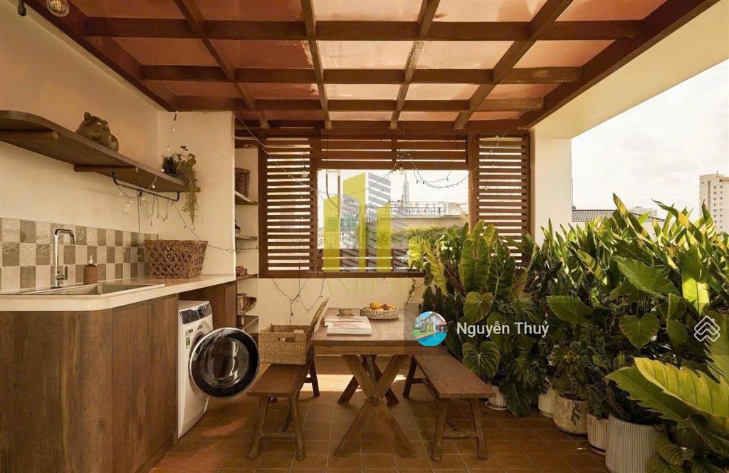 Nhà thiết kế hiện đại đường nguyễn hoàng  thang máy giá 80 triệu