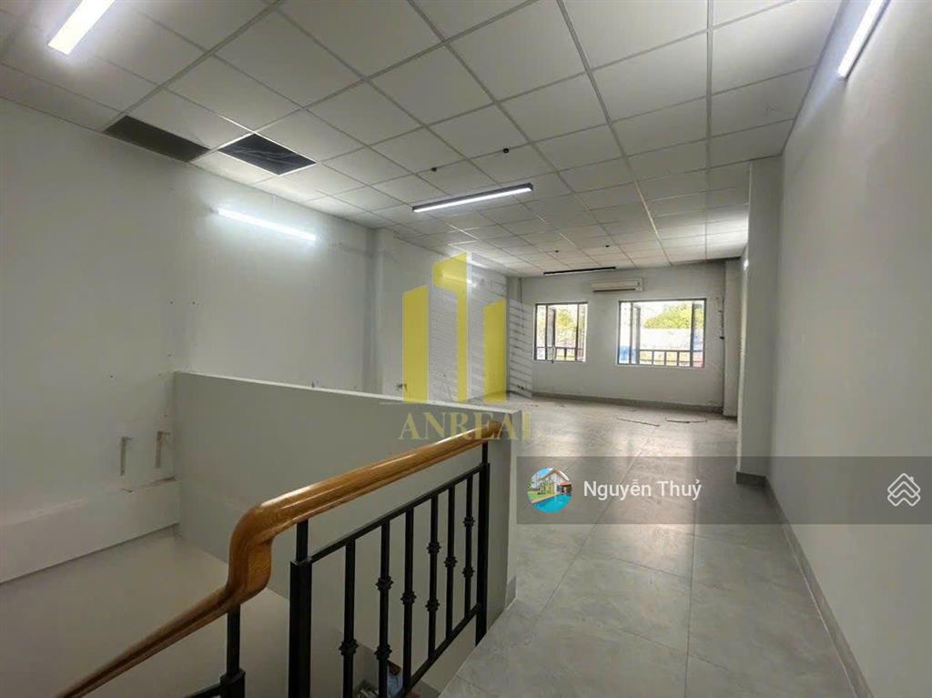 Cho thuê nhà văn phòng 1 trệt 1 lầu sàn trống giá 20 triệu