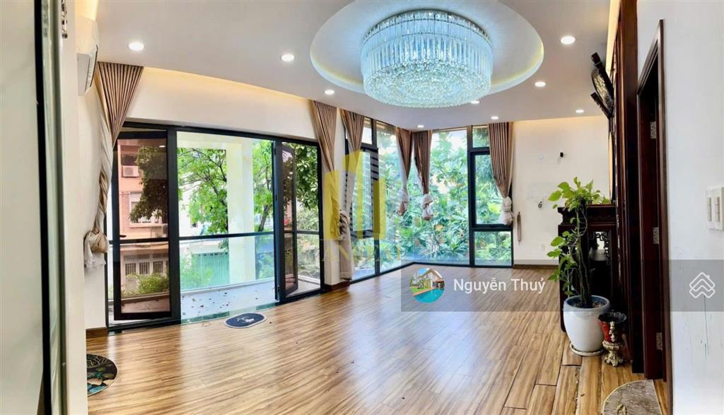 Biệt thự sân vườn full nội thất giá 60 triệu/th