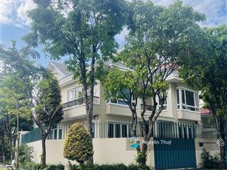 Biệt thự sân vườn full nội thất giá 60 triệu