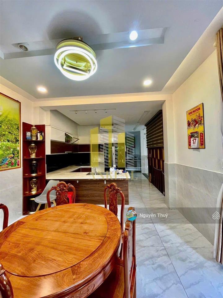 Biệt thự sân vườn full nội thất giá 60 triệu/th