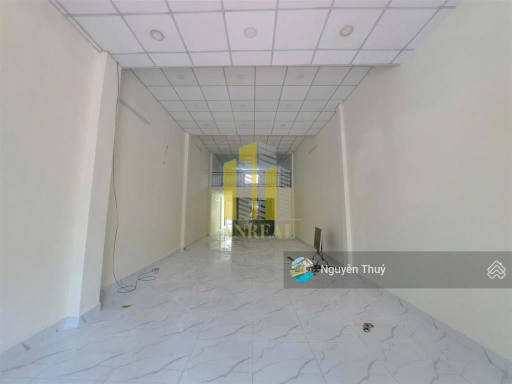 Cho thuê văn phòng 100m² đường xe hơi gần trần não. giá 18 triệu/tháng