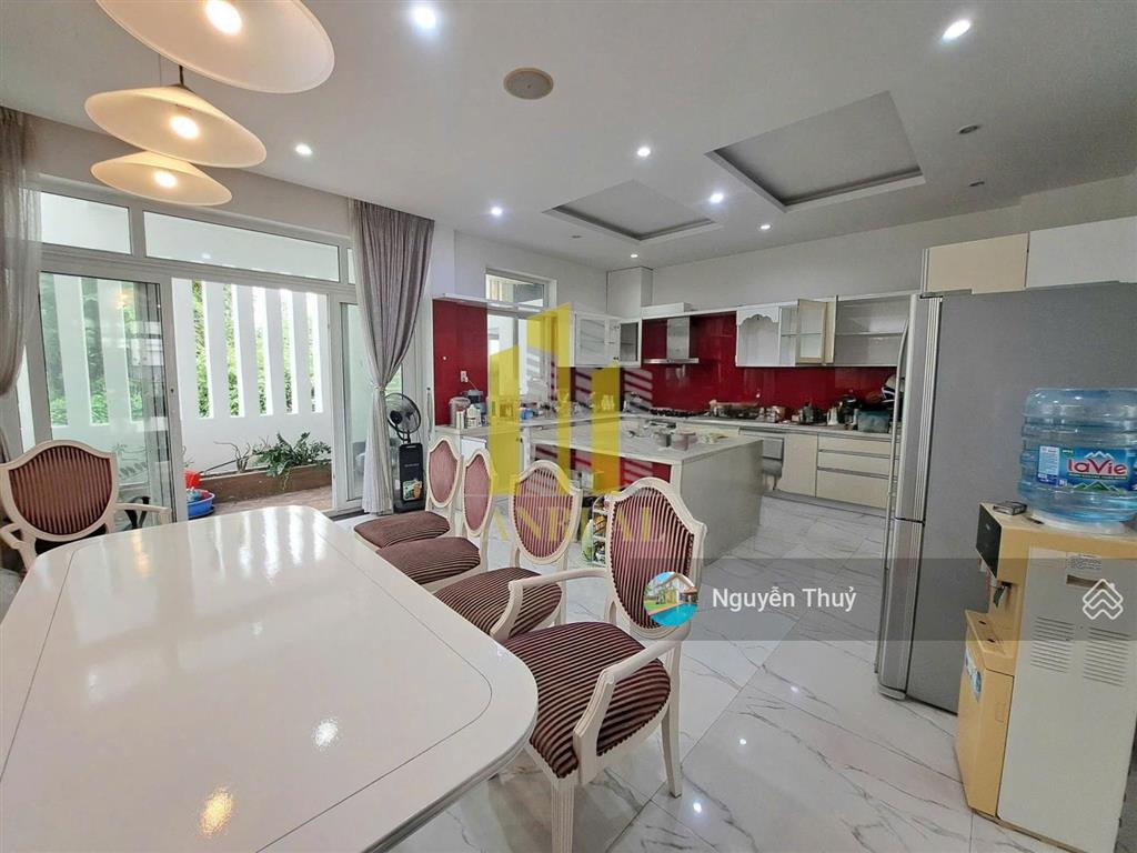 Biệt thự khu đô thị an phú hầm 3 lầu full nội thất cao cấp