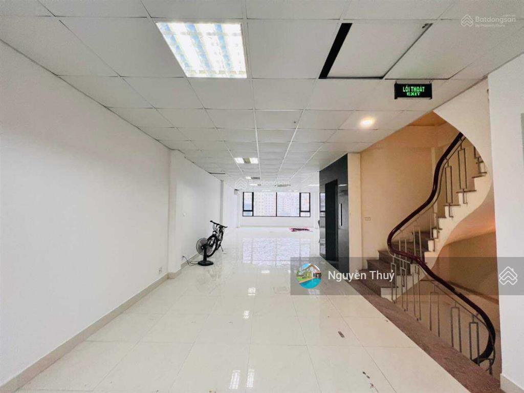 Cho thuê tòa văn phòng hầm 7 lầu  dtsd 600m2 giá 110 triệu.