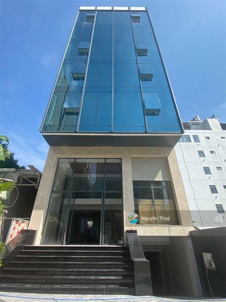 Cho thuê tòa văn phòng hầm 7 lầu  dtsd 600m2 giá 110 triệu.