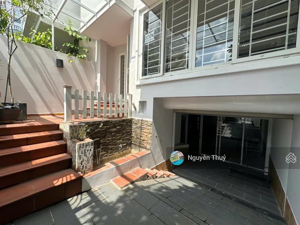 Villa cho thuê giá 30 triệu  gần vòng xoay trần não