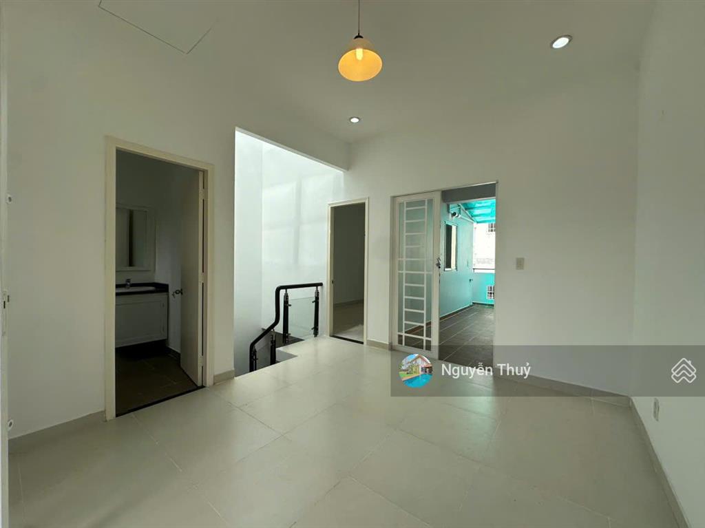 Villa cho thuê giá 30 triệu  gần vòng xoay trần não