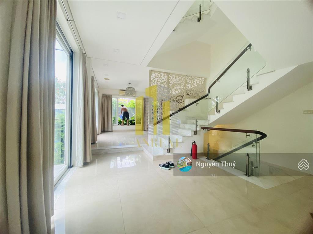 Cho thuê biệt thự hầm 3 lầu đầy đủ nội thất  giá 43 triệu