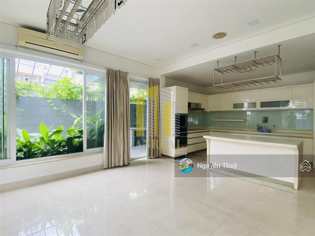 Cho thuê biệt thự hầm 3 lầu đầy đủ nội thất  giá 43 triệu