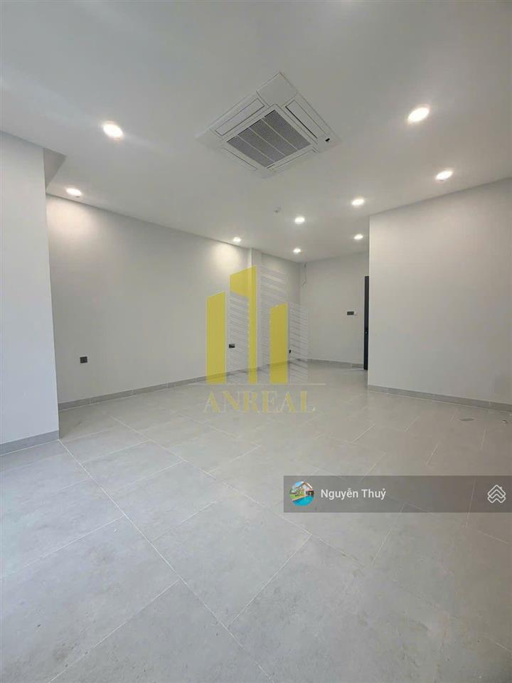 Nhà phố mới xây hầm 3 lầu sàn trống thang máy giá 55 triệu