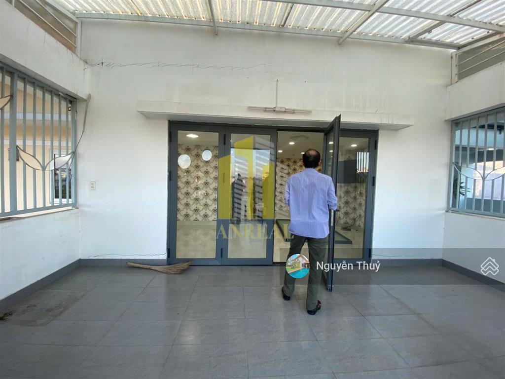 Cho thuê nhà văn phòng hầm 4 lầu 450m2  thang máy, pccc đầy đủ giá chỉ 45 triệu