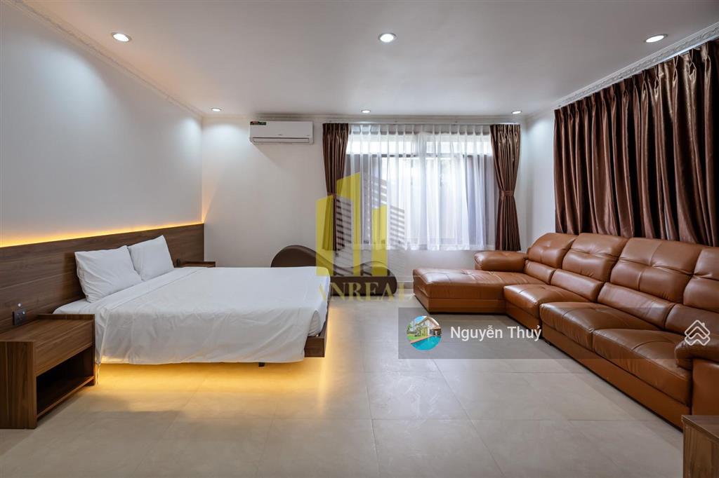 Biệt thự sân vườn 10 phòng đủ nội thất  hồ bơi sân vườn giá 150 triệu