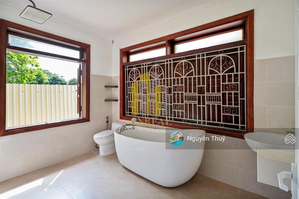 Biệt thự sân vườn 10 phòng đủ nội thất  hồ bơi sân vườn giá 150 triệu