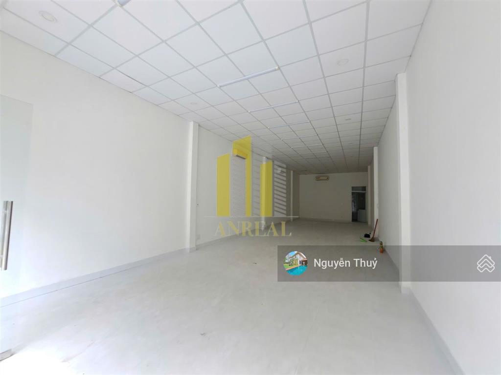 Nhà cấp 4 trống suốt gần trần lựu 5x20m giá 20 triệu