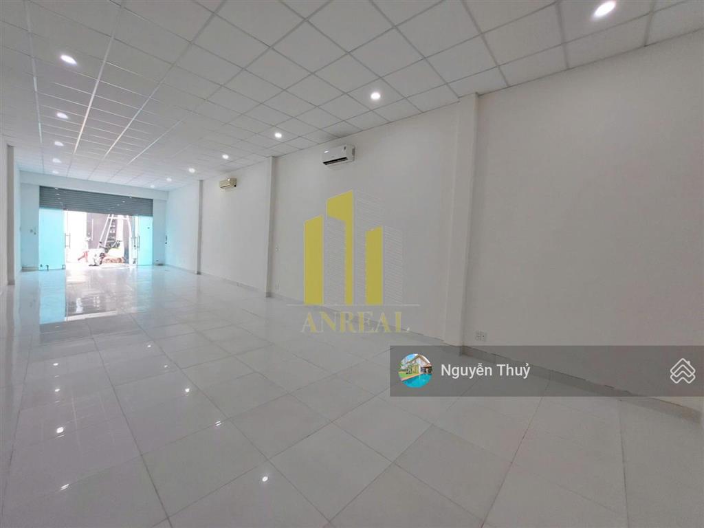 Nhà cấp 4 trống suốt gần trần lựu 5x20m giá 20 triệu