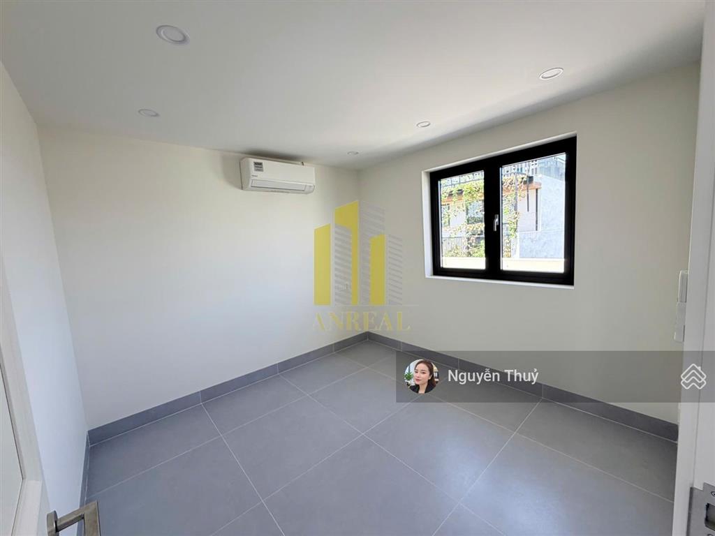 Tòa văn phòng căn góc hầm 3 lầu thang máy  giá 70 triệu