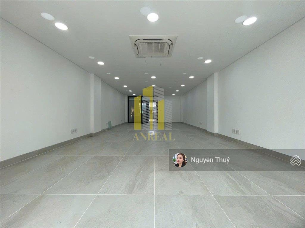 Cho thuê tòa văn phòng mới xây  hầm 5 lầu thang máy đường trần lựu giá 82 triệu