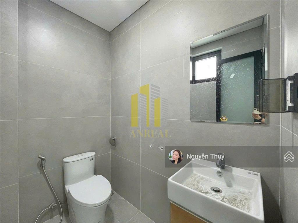 Cho thuê tòa văn phòng mới xây  hầm 5 lầu thang máy đường trần lựu giá 82 triệu