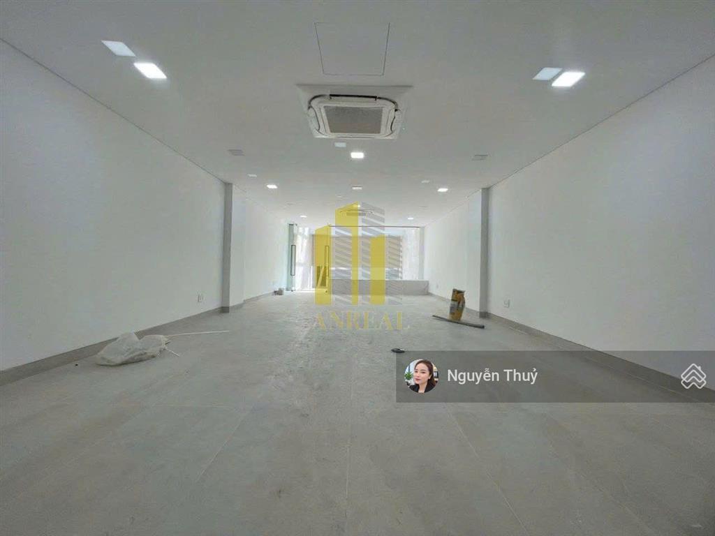 Cho thuê tòa văn phòng mới xây  hầm 5 lầu thang máy đường trần lựu giá 82 triệu
