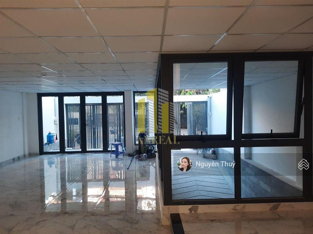 Cho thuê tòa văn phòng hầm 6 lầu 1000m2  có thang máy, pccc đầy đủ