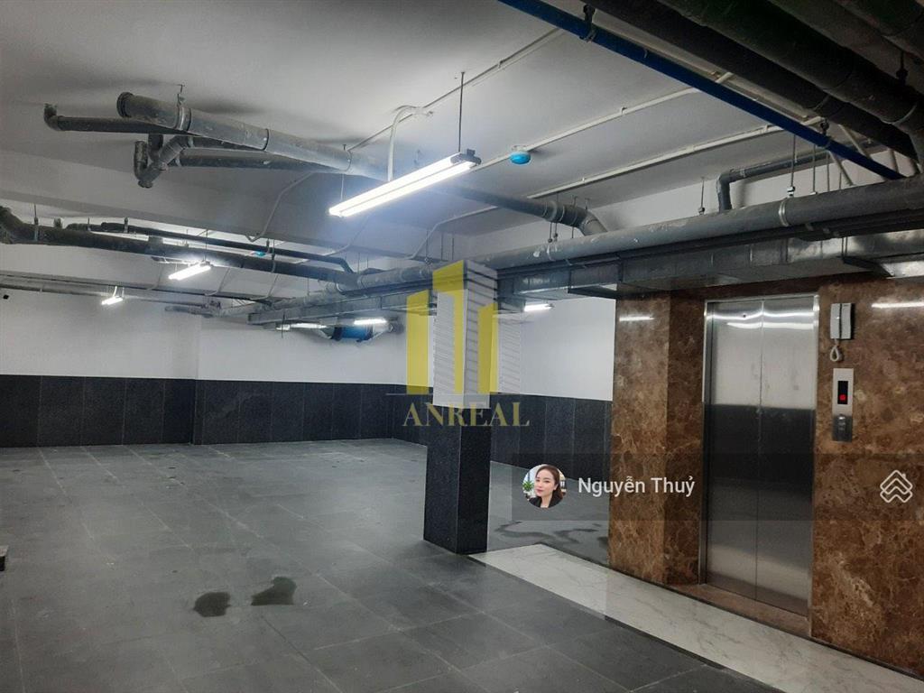 Cho thuê tòa văn phòng hầm 6 lầu 1000m2  có thang máy, pccc đầy đủ