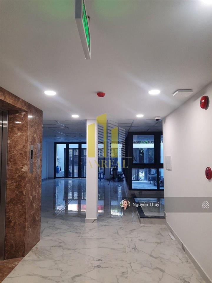 Cho thuê tòa văn phòng hầm 6 lầu 1000m2  có thang máy, pccc đầy đủ