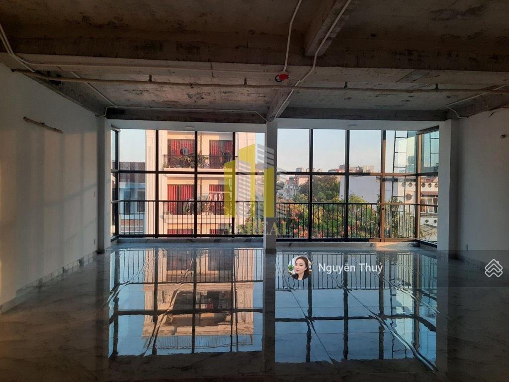 Cho thuê tòa văn phòng hầm 6 lầu 1000m2  có thang máy, pccc đầy đủ