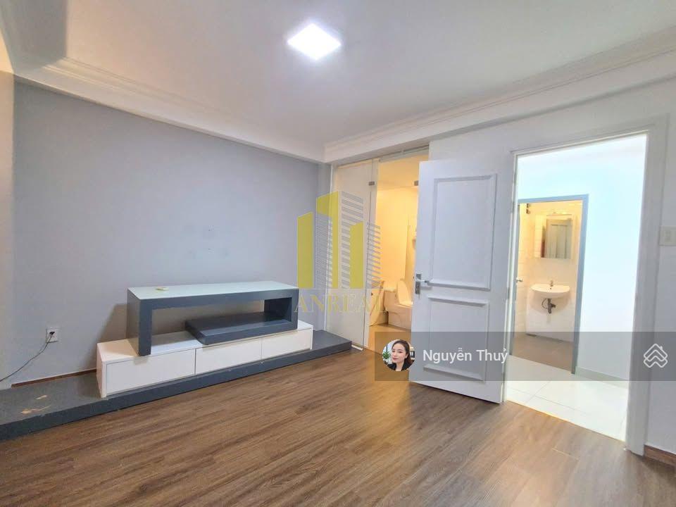 Cho thuê villa căn góc đường trần não giá 38 triệu
