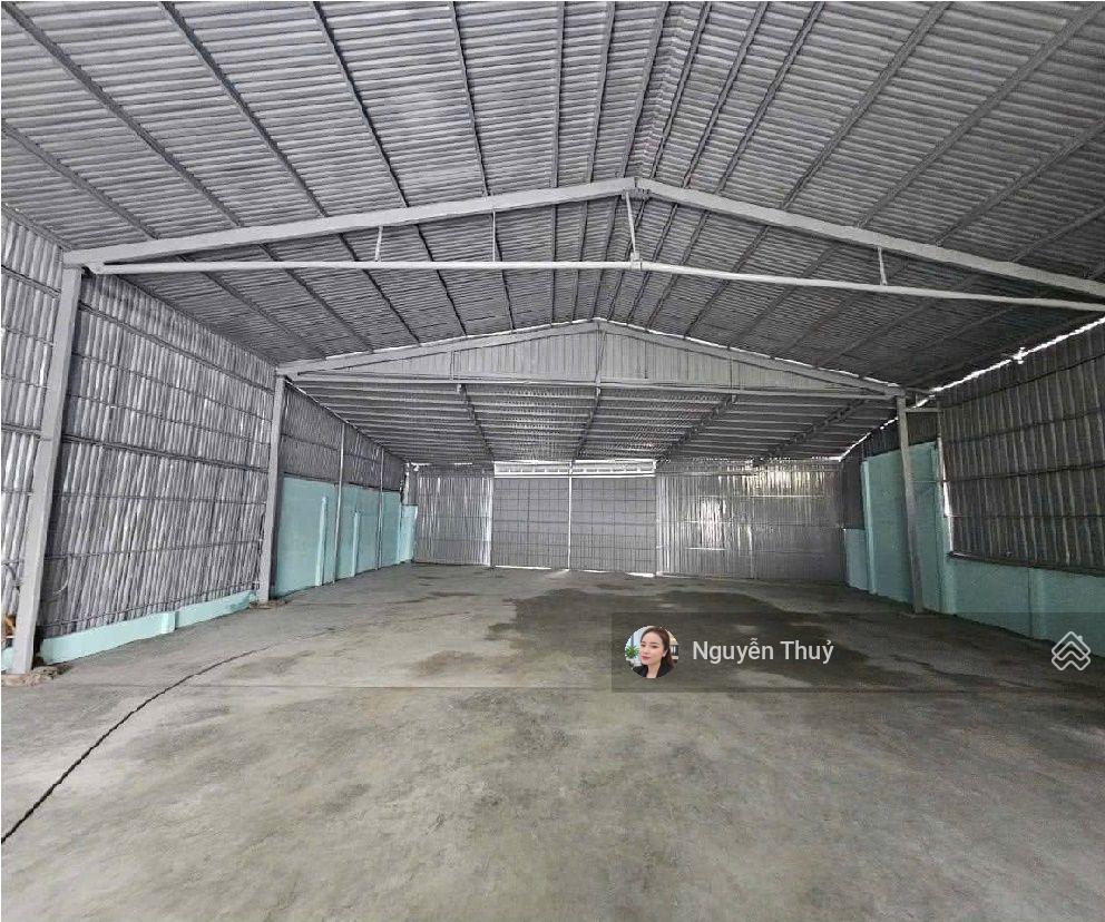 Cho thuê kho 400m2 gần trương văn bang giá 50 triệu