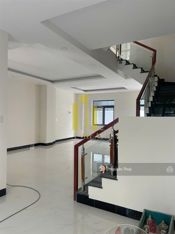 Cho thuê biệt thự văn phòng đường bát nàn  quận 2