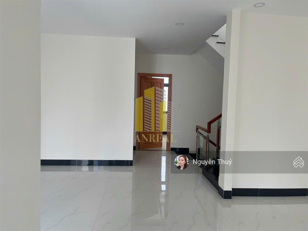 Cho thuê biệt thự văn phòng đường bát nàn  quận 2