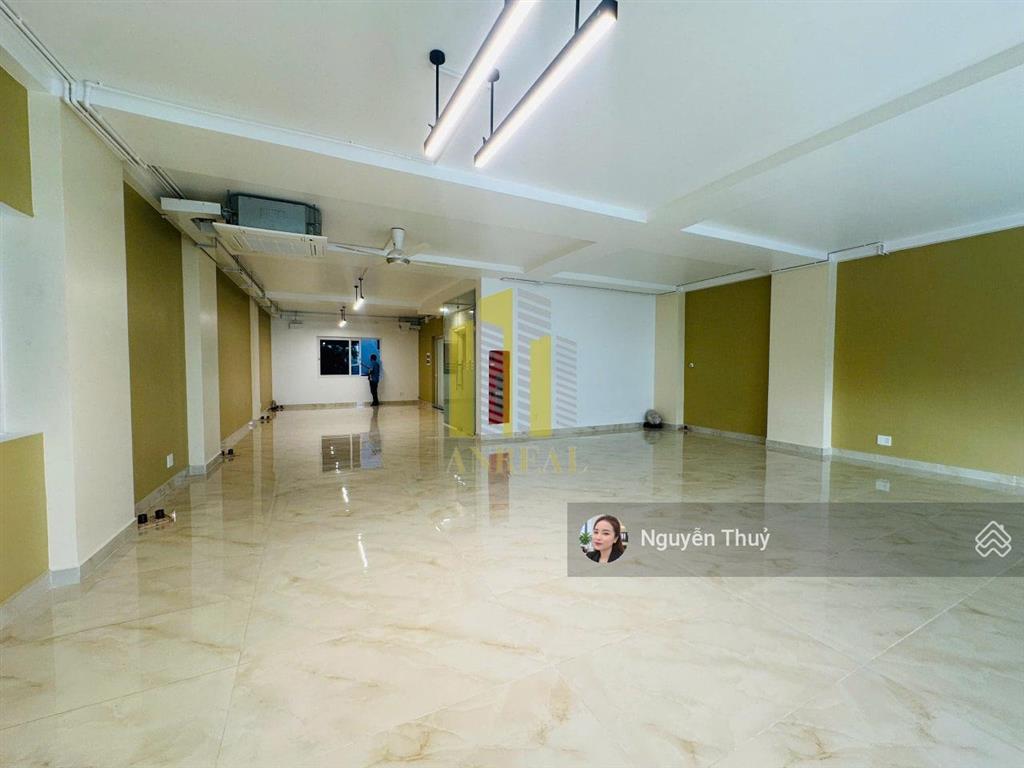Cho thuê tòa nhà văn phòng trần não 500m2 hầm 3 lầu thang máy pccc giá 150 triệu