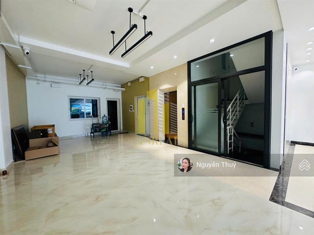 Cho thuê tòa nhà văn phòng trần não 500m2 hầm 3 lầu thang máy pccc giá 150 triệu