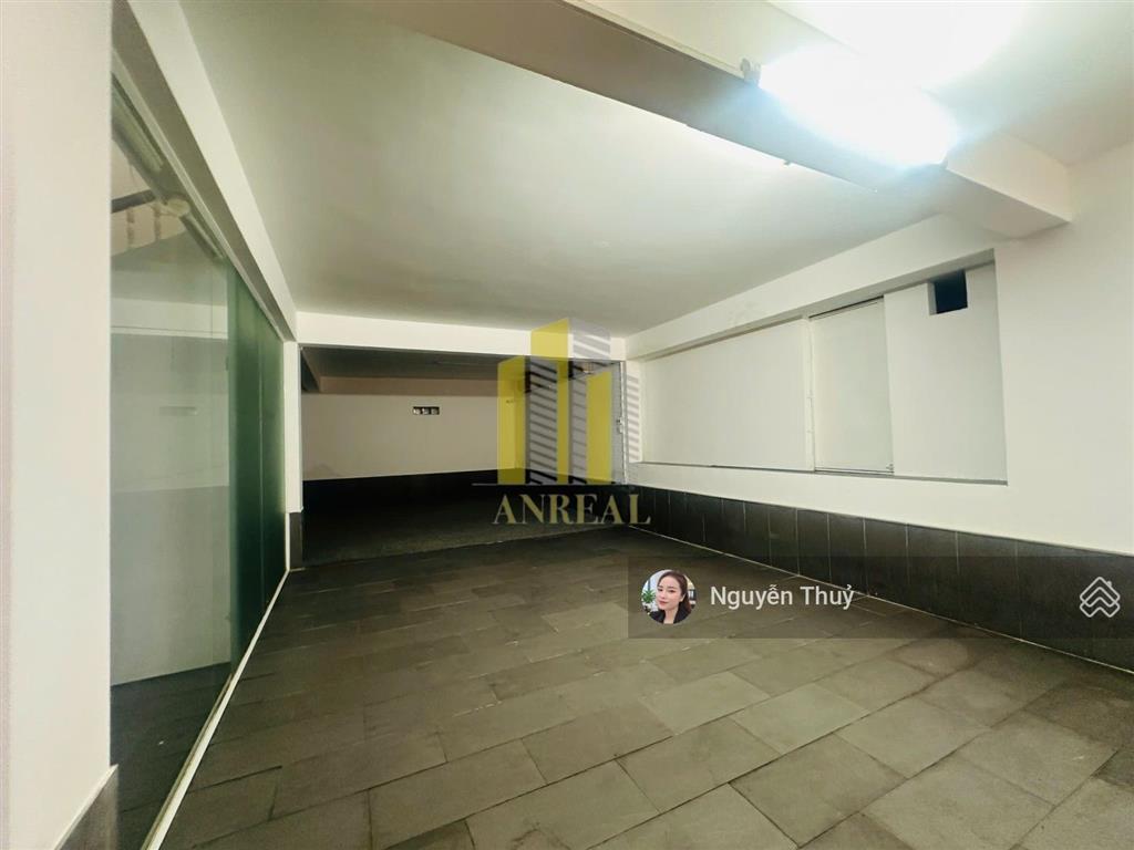 Biệt thự văn phòng 12x20 hầm 4 lầu 10 phòng + kho 70m2  giá 80 triệu