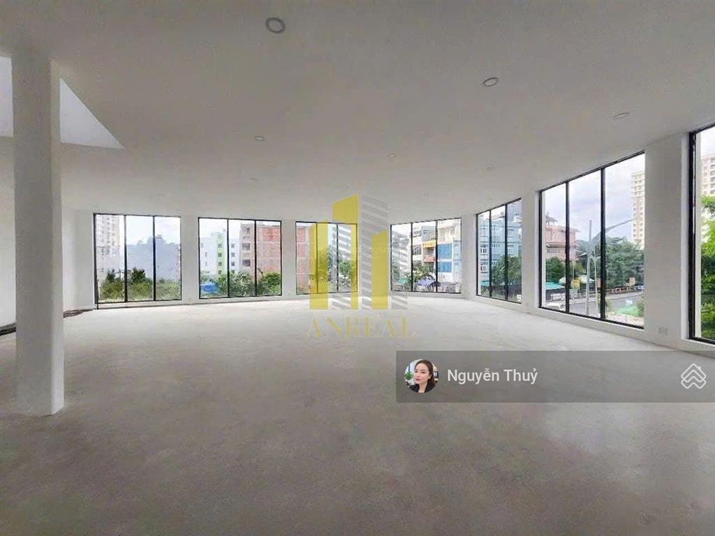 Cho thuê căn góc sàn trống kinh doanh giá 120 triệu