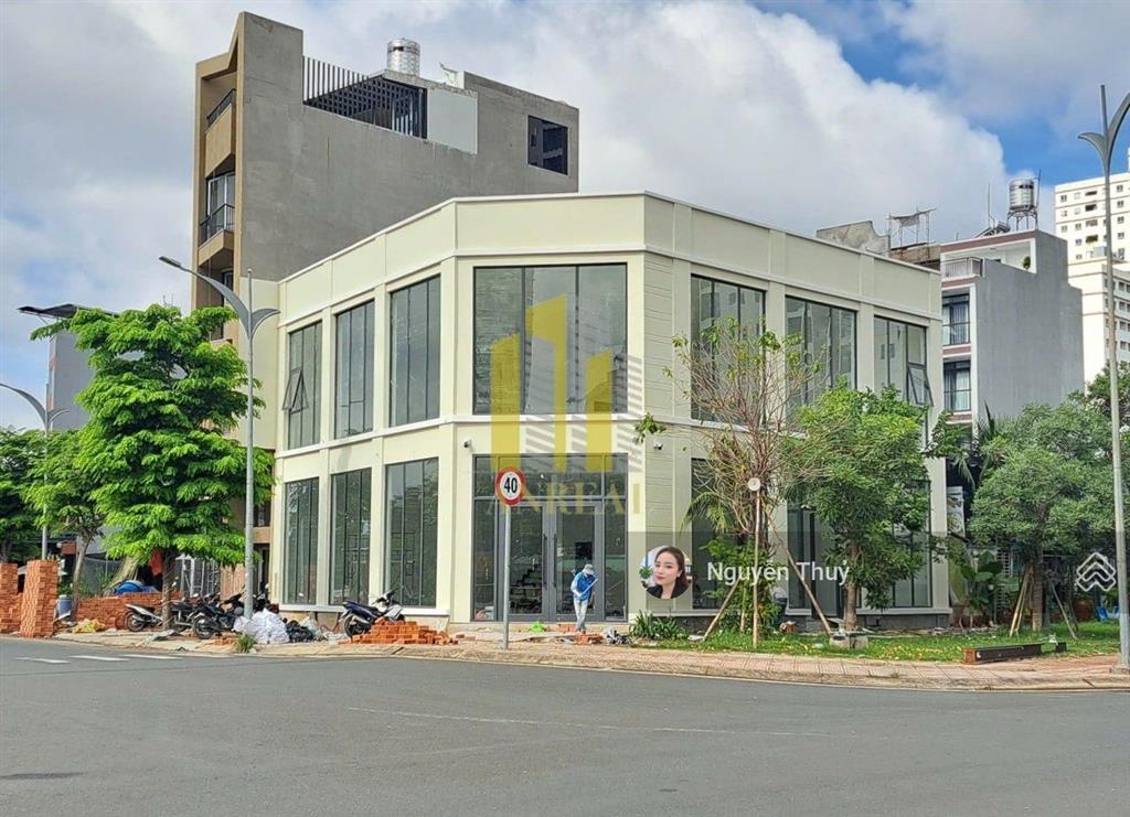 Cho thuê căn góc sàn trống kinh doanh giá 120 triệu