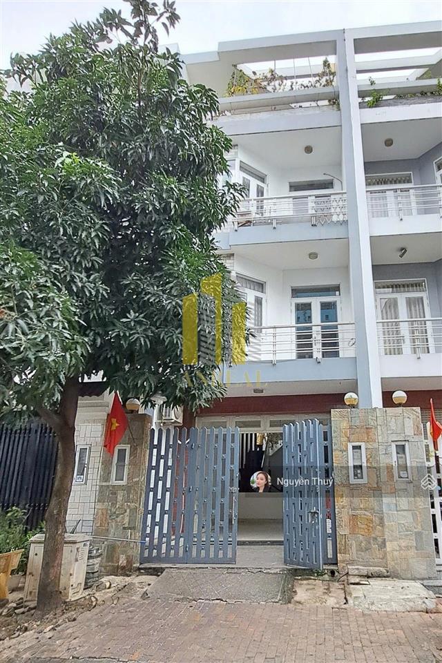 Nhà đầy đủ nội thất 3 lầu 4 phòng hiện đại giá 27 triệu