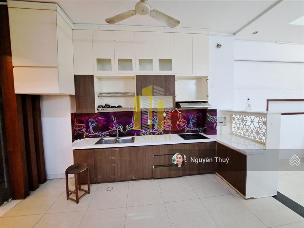 Nhà đầy đủ nội thất 3 lầu 4 phòng hiện đại giá 27 triệu